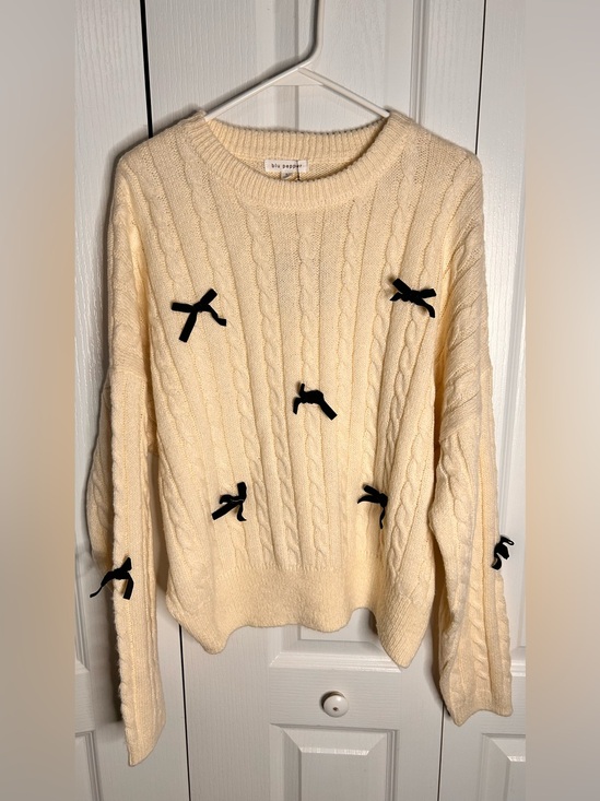 Blu Pepper Sweaters - Blu Pepper Women’s Large Cream Cable-Knit Sweater with Black Bow Accents NWT